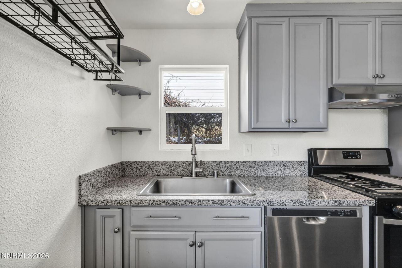 7575 Halifax Drive, Reno, NV 89506 Photo