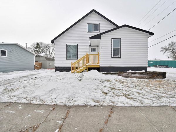 213 2nd Street S, Wahpeton, ND 58075