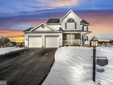 86 BARLEY CIRCLE, HANOVER, PA 17331