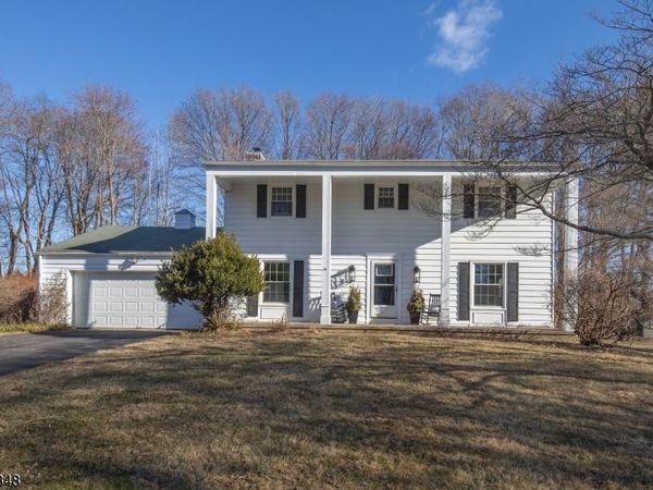 26 Cloverhill Dr, Califon, NJ 07830