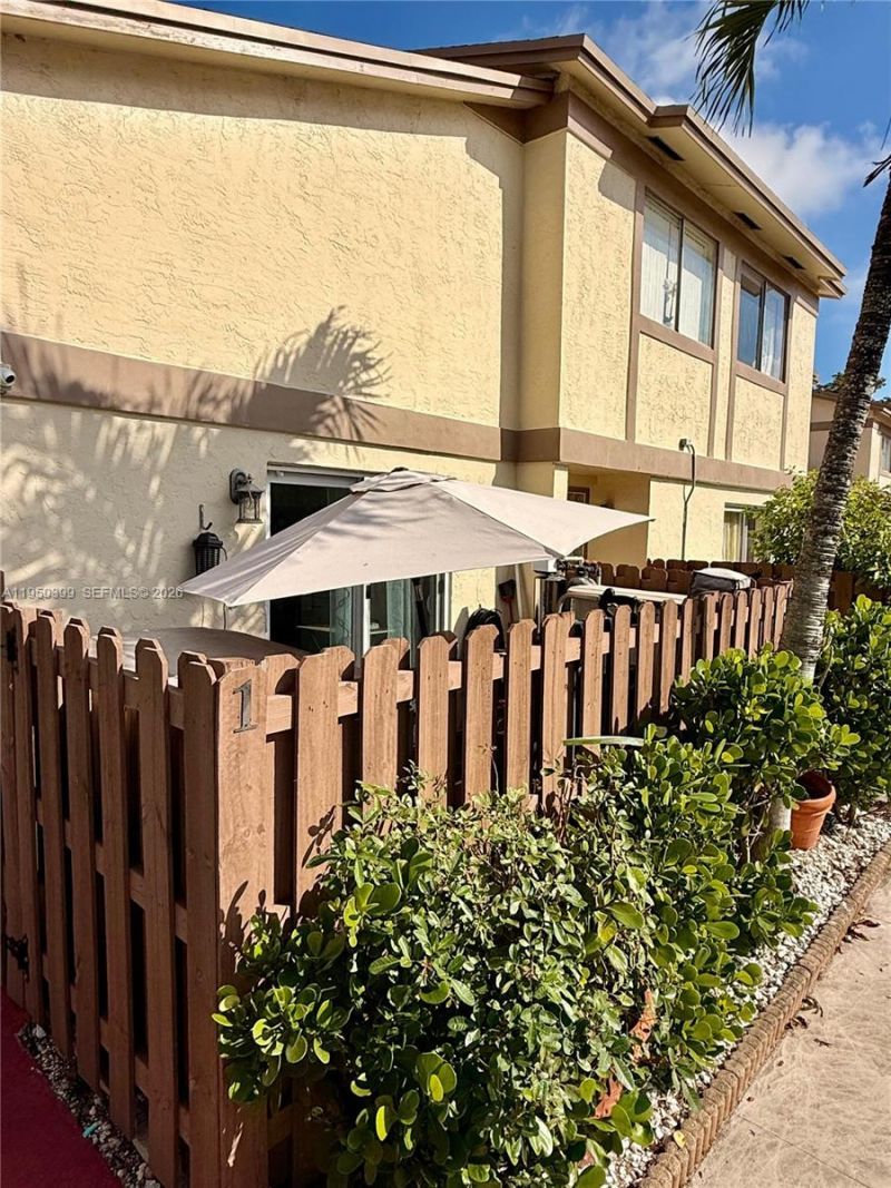 10625 NW 30th Pl, Unit 1, Sunrise, FL 33322 Photo