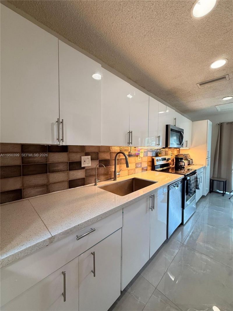 10625 NW 30th Pl, Unit 1, Sunrise, FL 33322 Photo