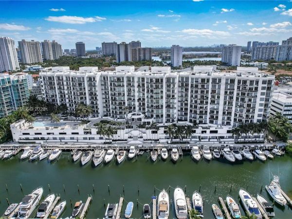 3029 NE 188th St, Unit 319, Aventura, FL 33180