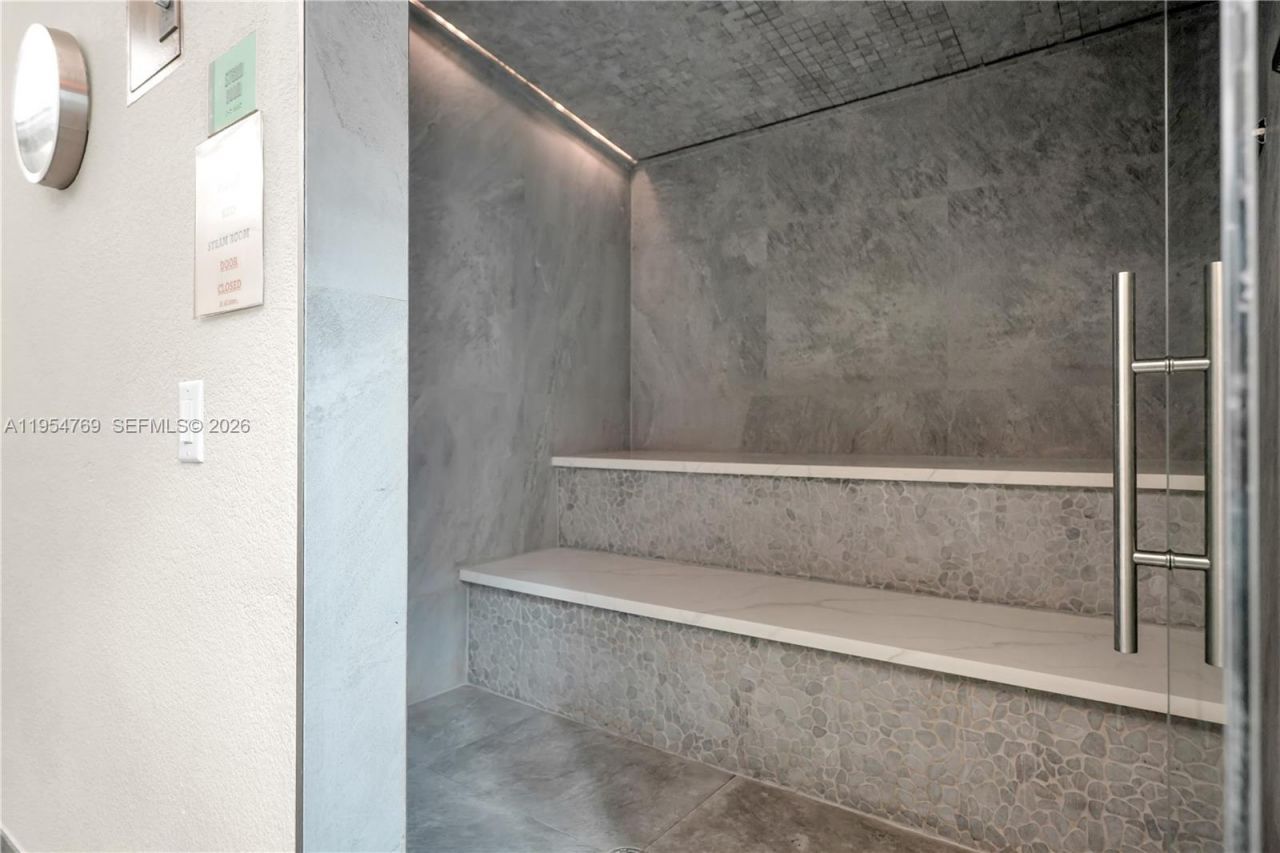 3029 NE 188th St , Unit 319, Aventura, FL 33180 Photo