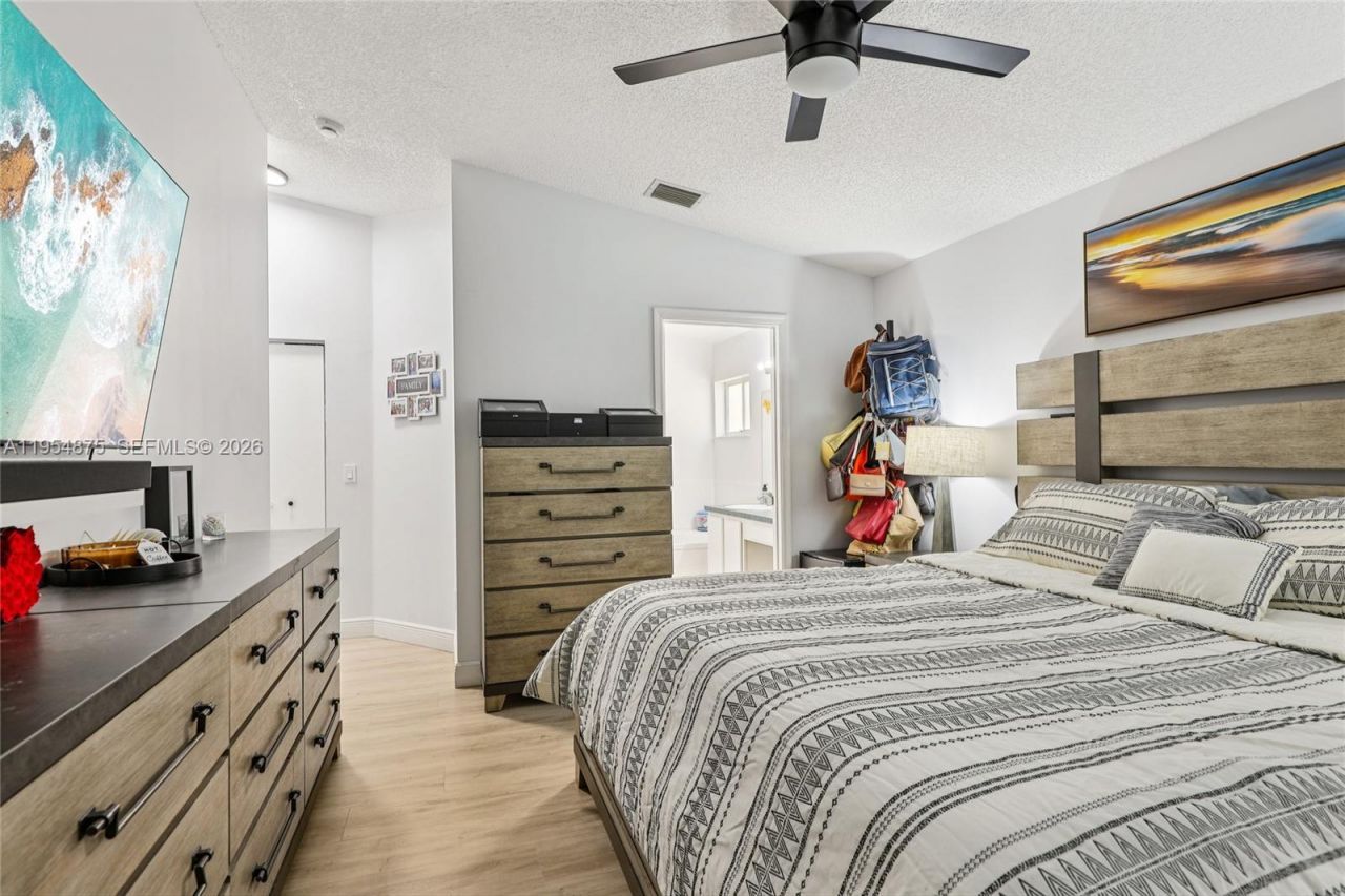 10412 SW 23rd Ct, Miramar, FL 33025 Photo