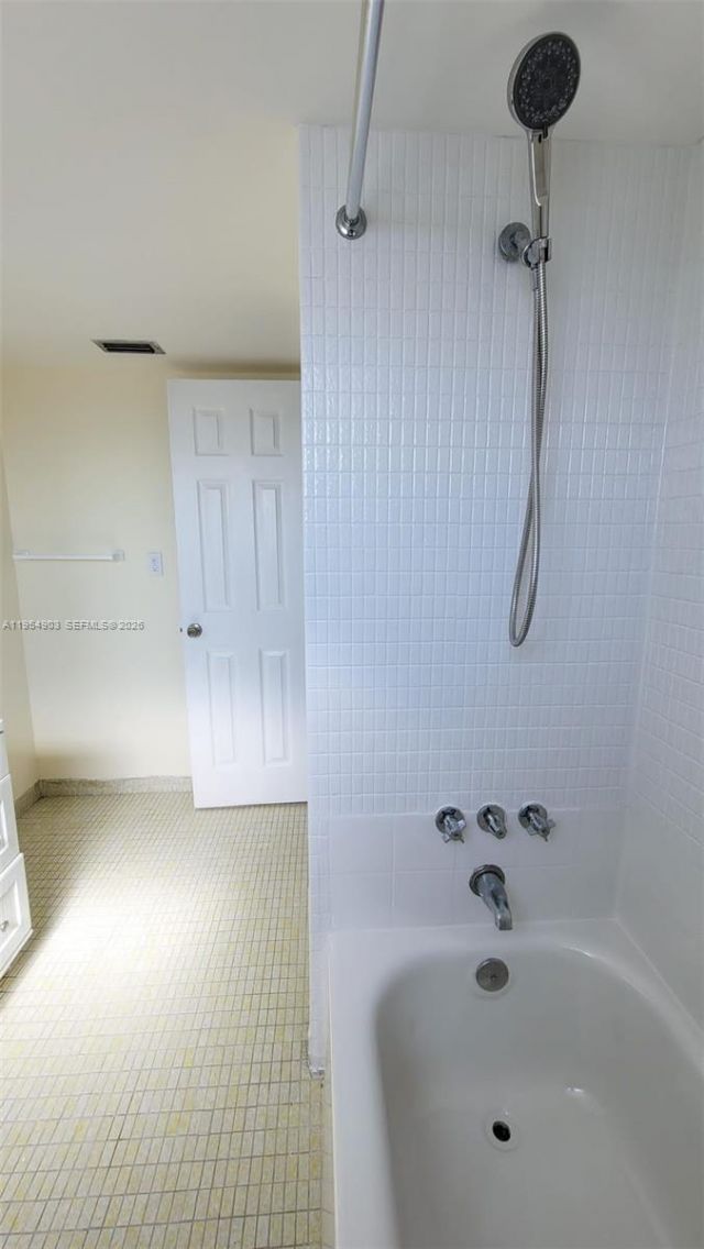 1690 NE 191st St, Unit 416-1, Miami, FL 33179 Photo