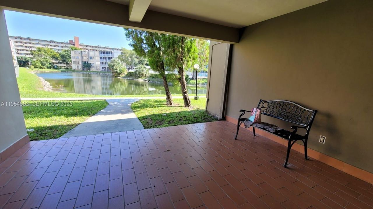 1690 NE 191st St, Unit 416-1, Miami, FL 33179 Photo