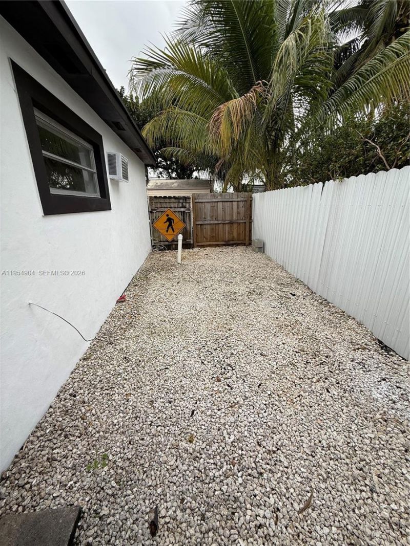 4910 SW 98th Ave Rd, Unit a, Miami, FL 33165 Photo