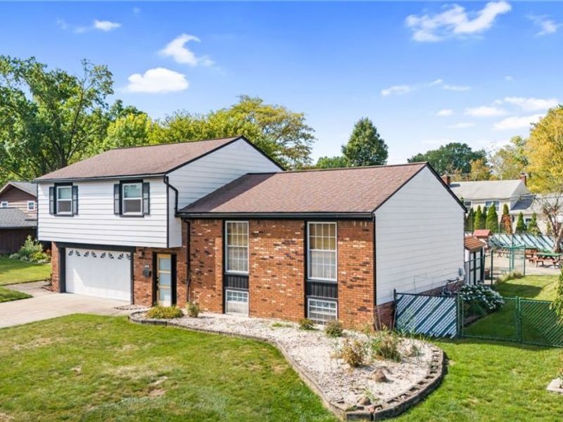 3520 Archwood Drive, Rocky River, OH 44116 Photo 2