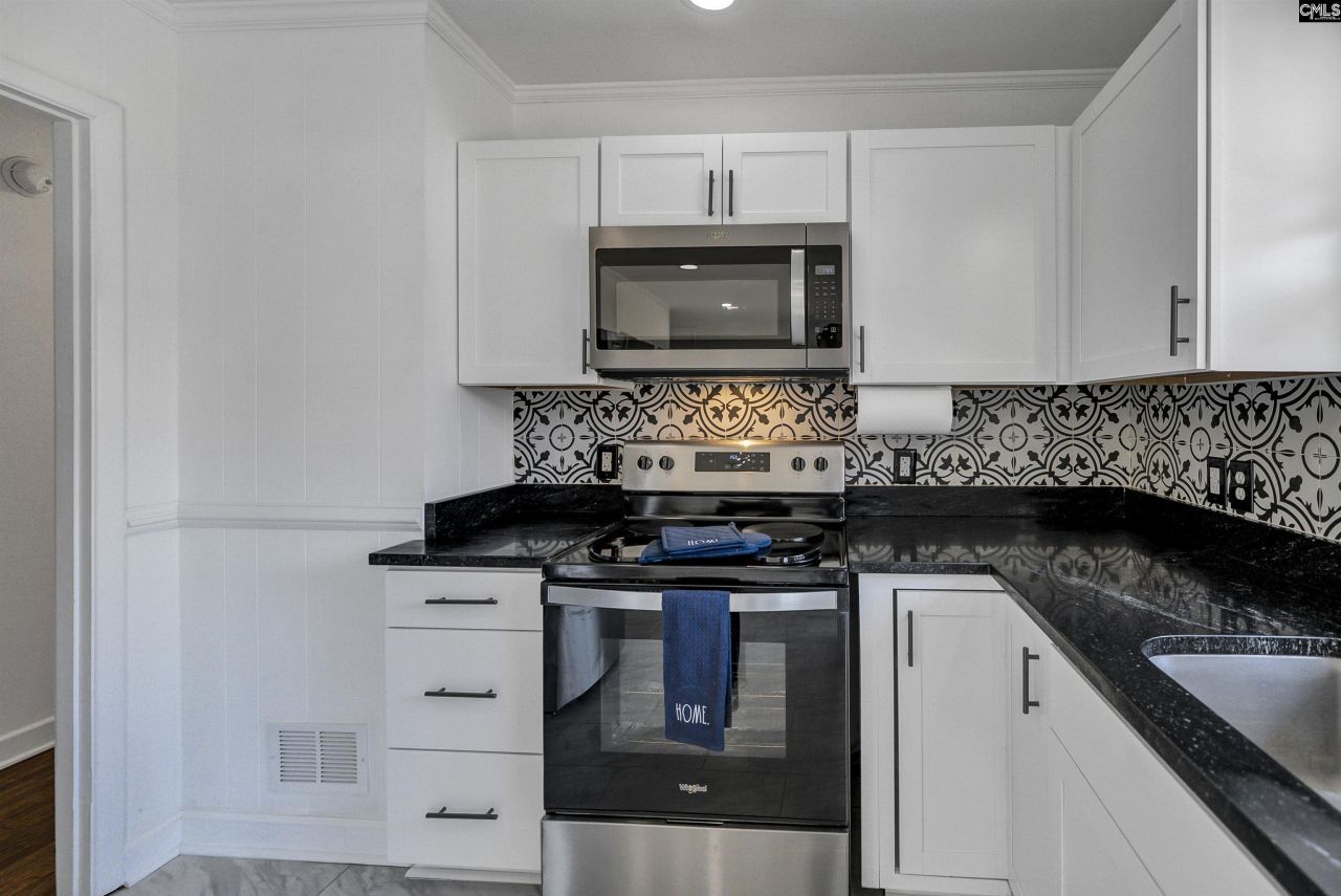 1731 Chadsworth Drive Photo 11