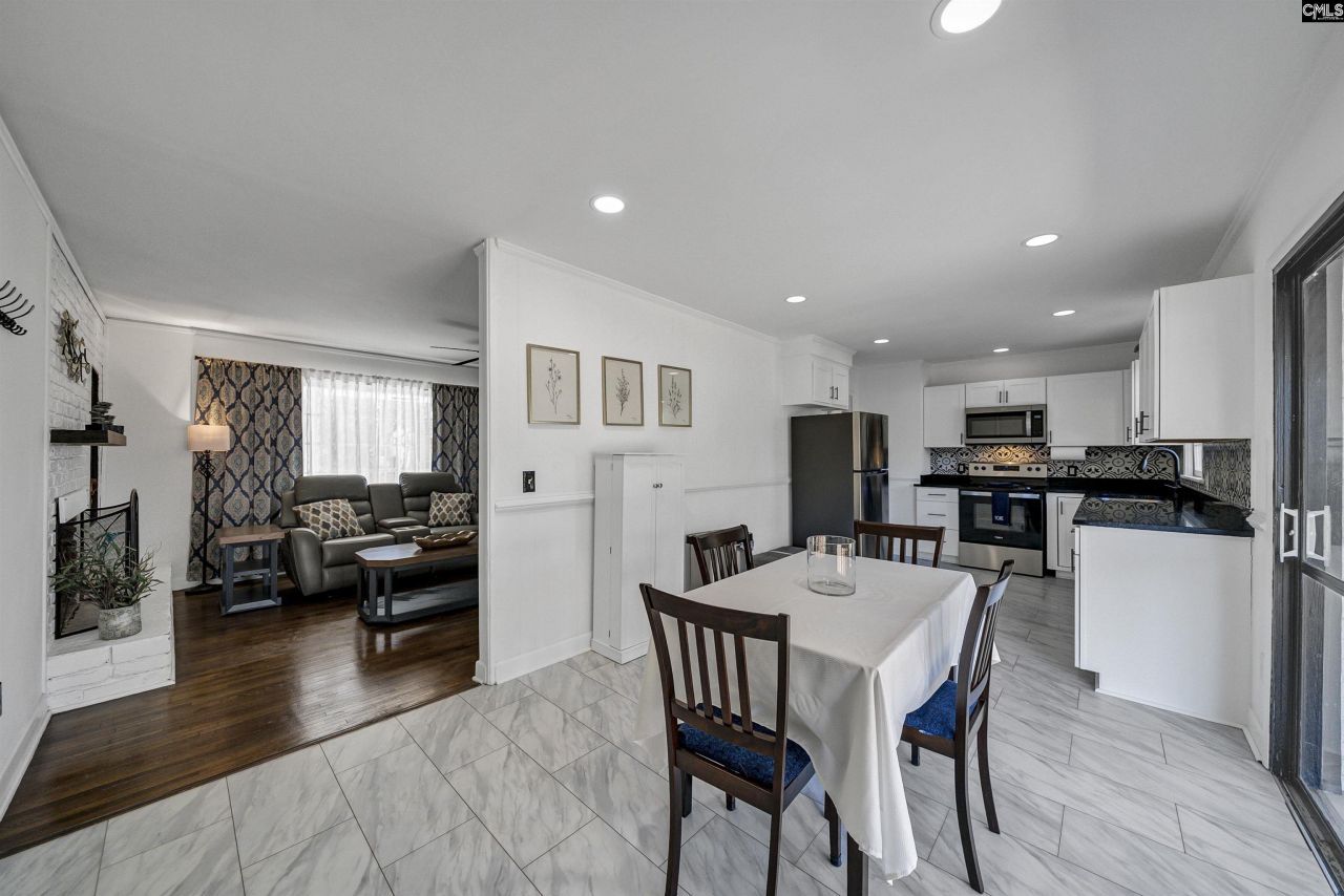 1731 Chadsworth Drive Photo 13