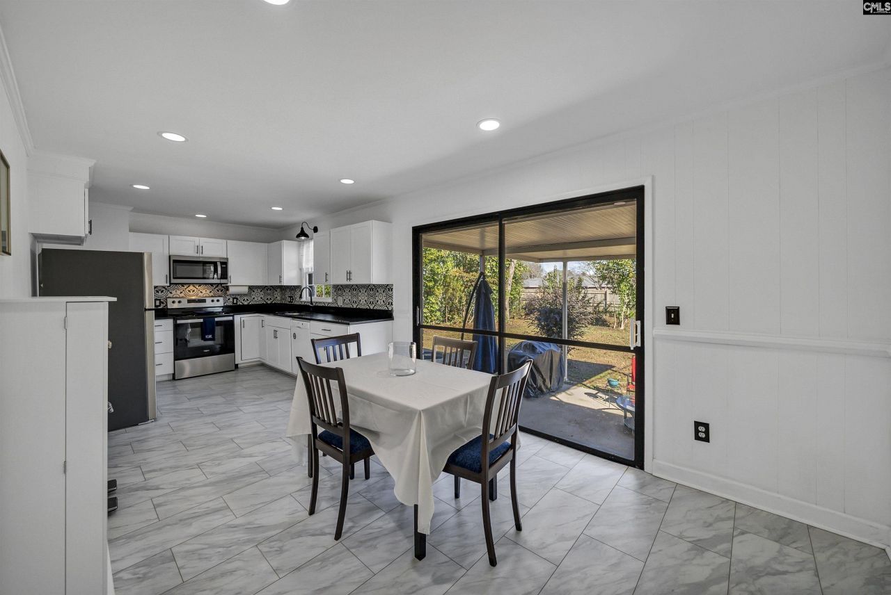 1731 Chadsworth Drive Photo 14