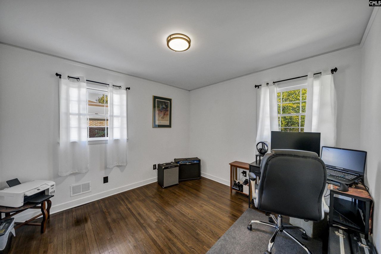 1731 Chadsworth Drive Photo 23