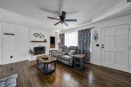 1731 Chadsworth Drive photo 4