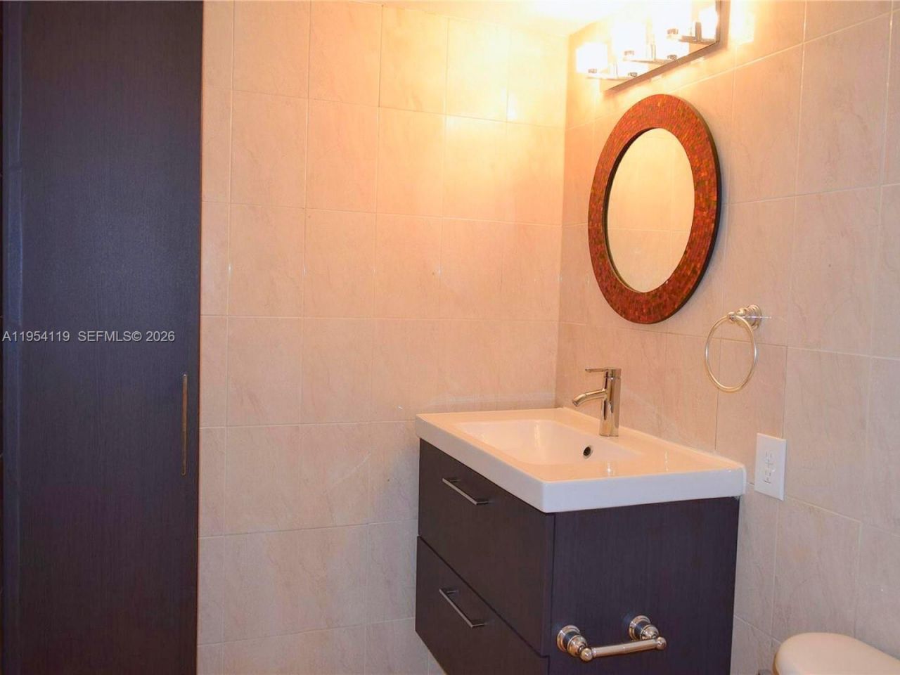 1801 S Treasure Dr, Unit 211, North Bay Village, FL 33141 Photo