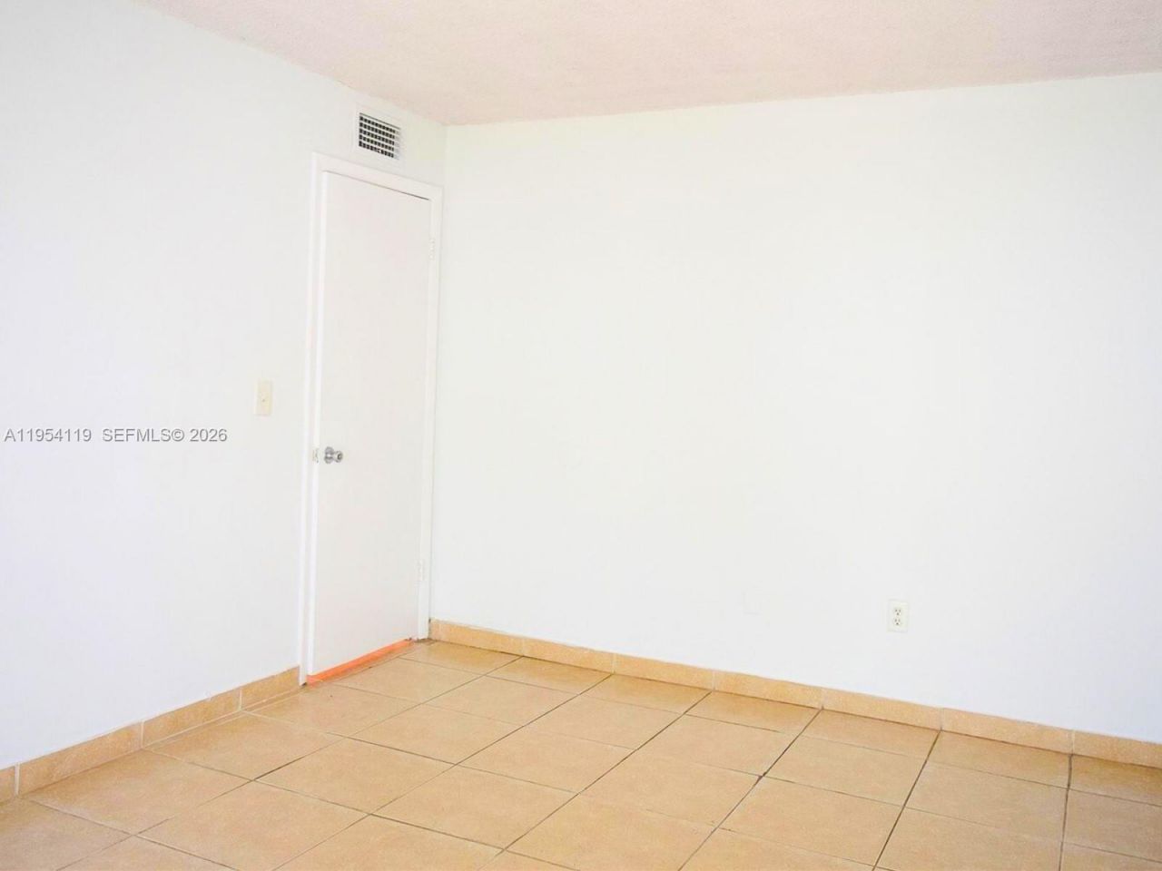 1801 S Treasure Dr, Unit 211, North Bay Village, FL 33141 Photo