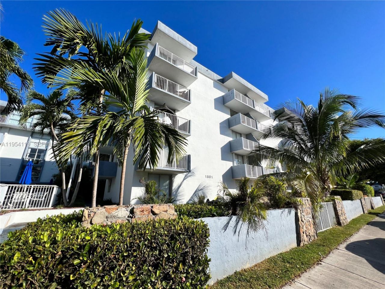 1801 S Treasure Dr, Unit 211, North Bay Village, FL 33141 Photo