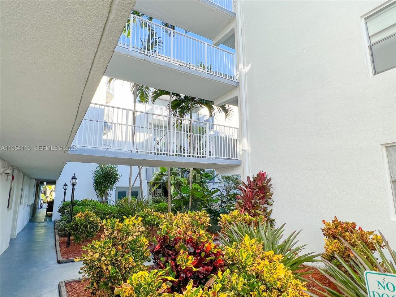 1801 S Treasure Dr, Unit 211, North Bay Village, FL 33141 Photo