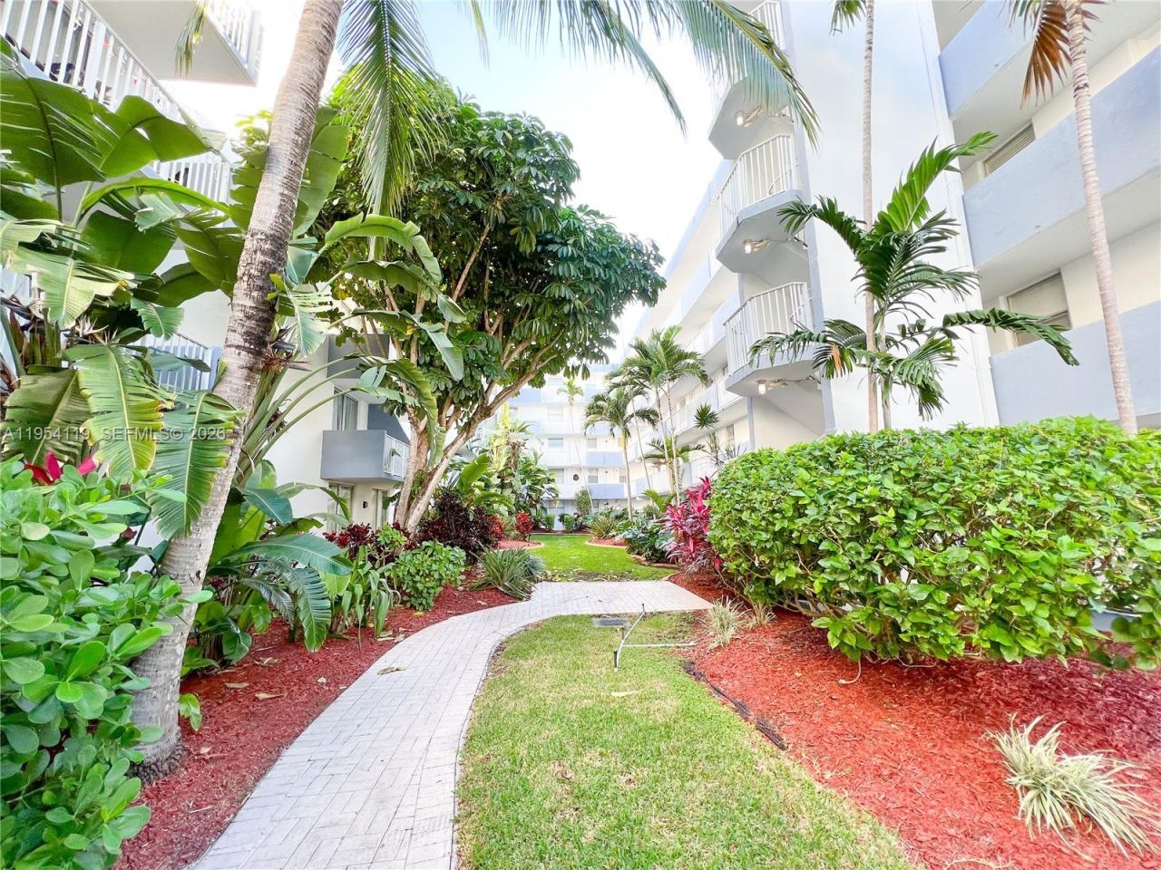 1801 S Treasure Dr, Unit 211, North Bay Village, FL 33141 Photo