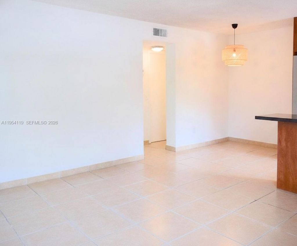 1801 S Treasure Dr, Unit 211, North Bay Village, FL 33141 Photo