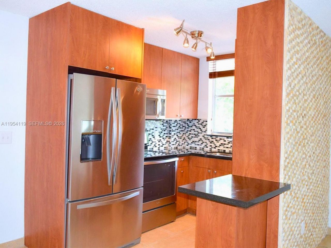 1801 S Treasure Dr, Unit 211, North Bay Village, FL 33141 Photo