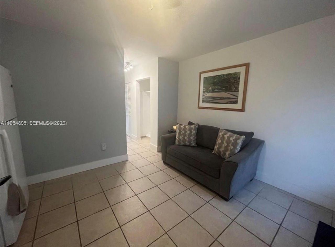 949 Pennsylvania Ave, Unit 302, Miami Beach, FL 33139 Photo