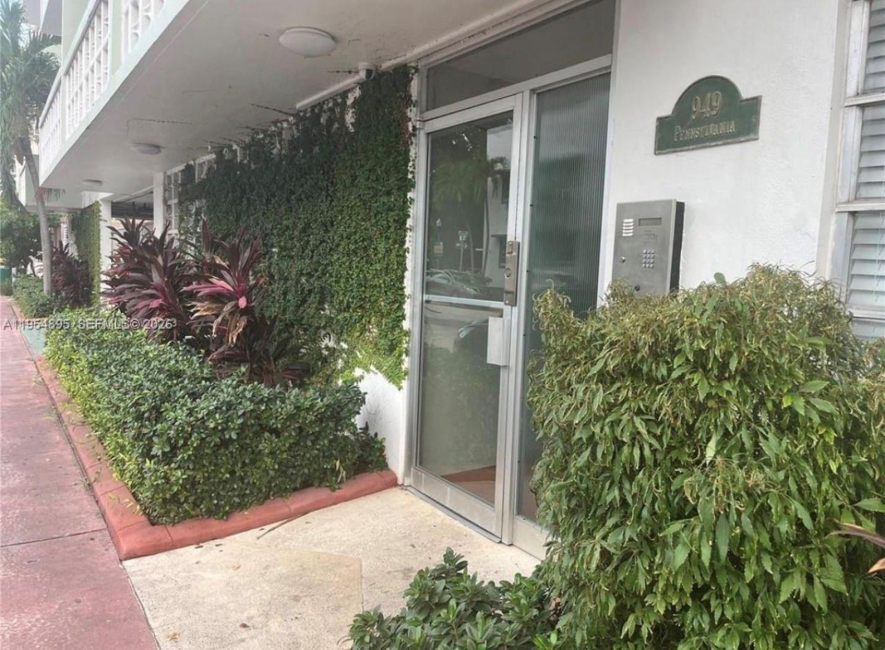 949 Pennsylvania Ave, Unit 302, Miami Beach, FL 33139 Photo