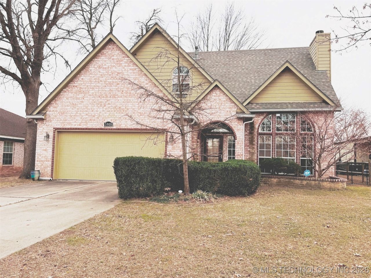 5908 W 43rd Street, Tulsa, OK 74107 Main Photo