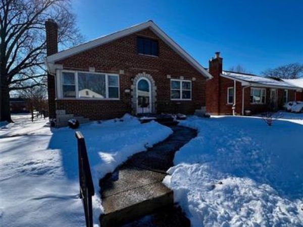 5500 Lindenwood, St Louis, MO 63109