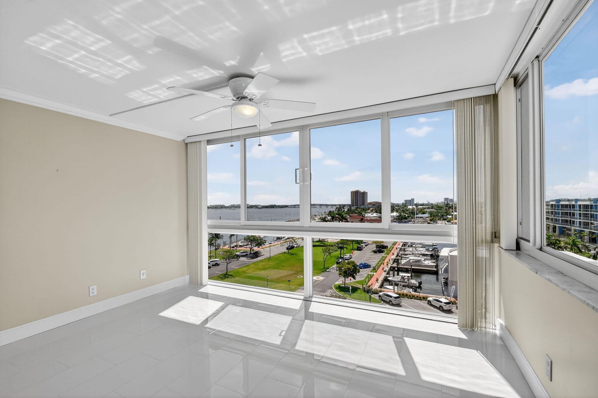 301 Lake Shore Drive, Unit 711, Lake Park, FL 33403 Photo