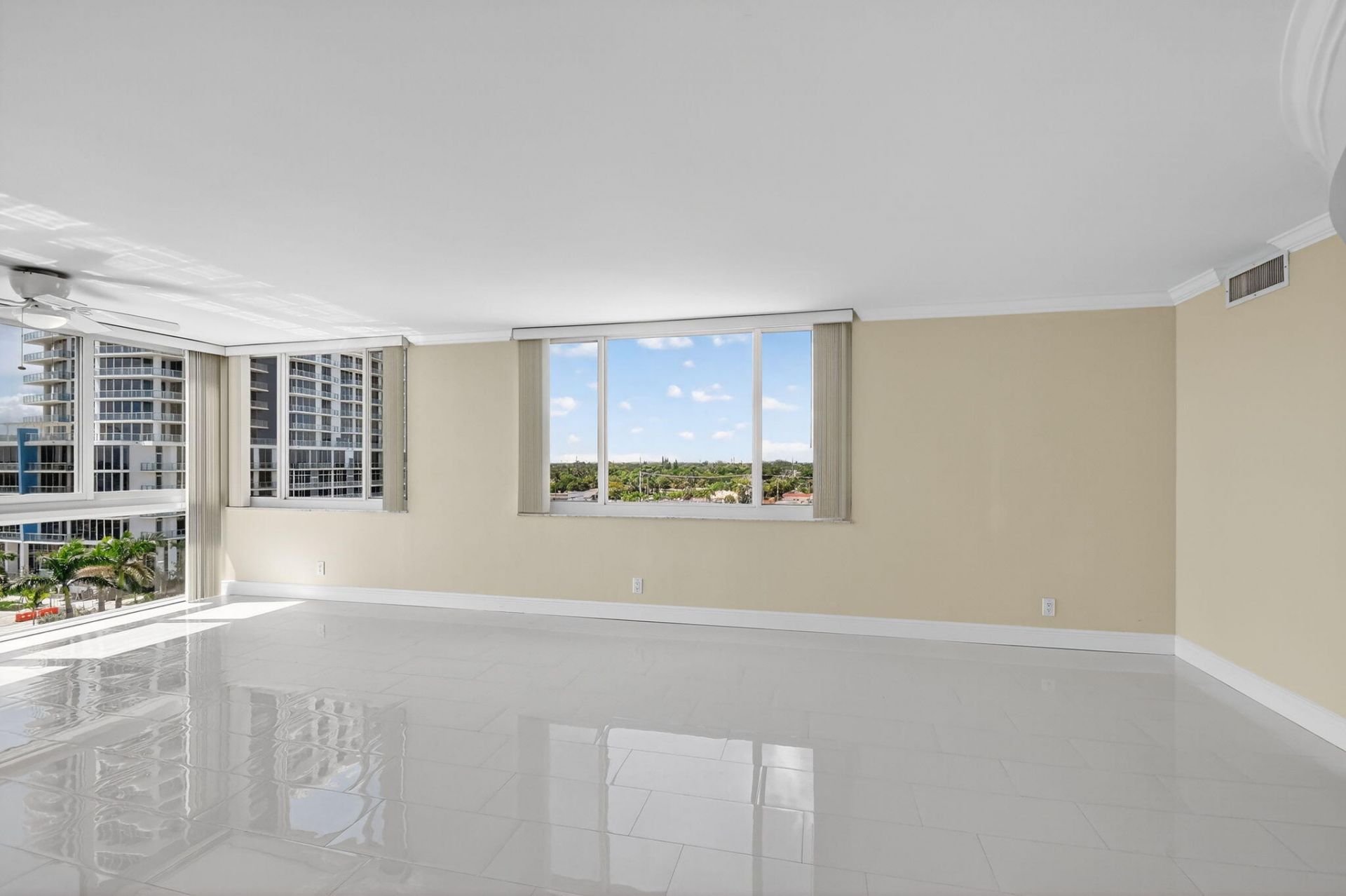 301 Lake Shore Drive, Unit 711, Lake Park, FL 33403 Photo