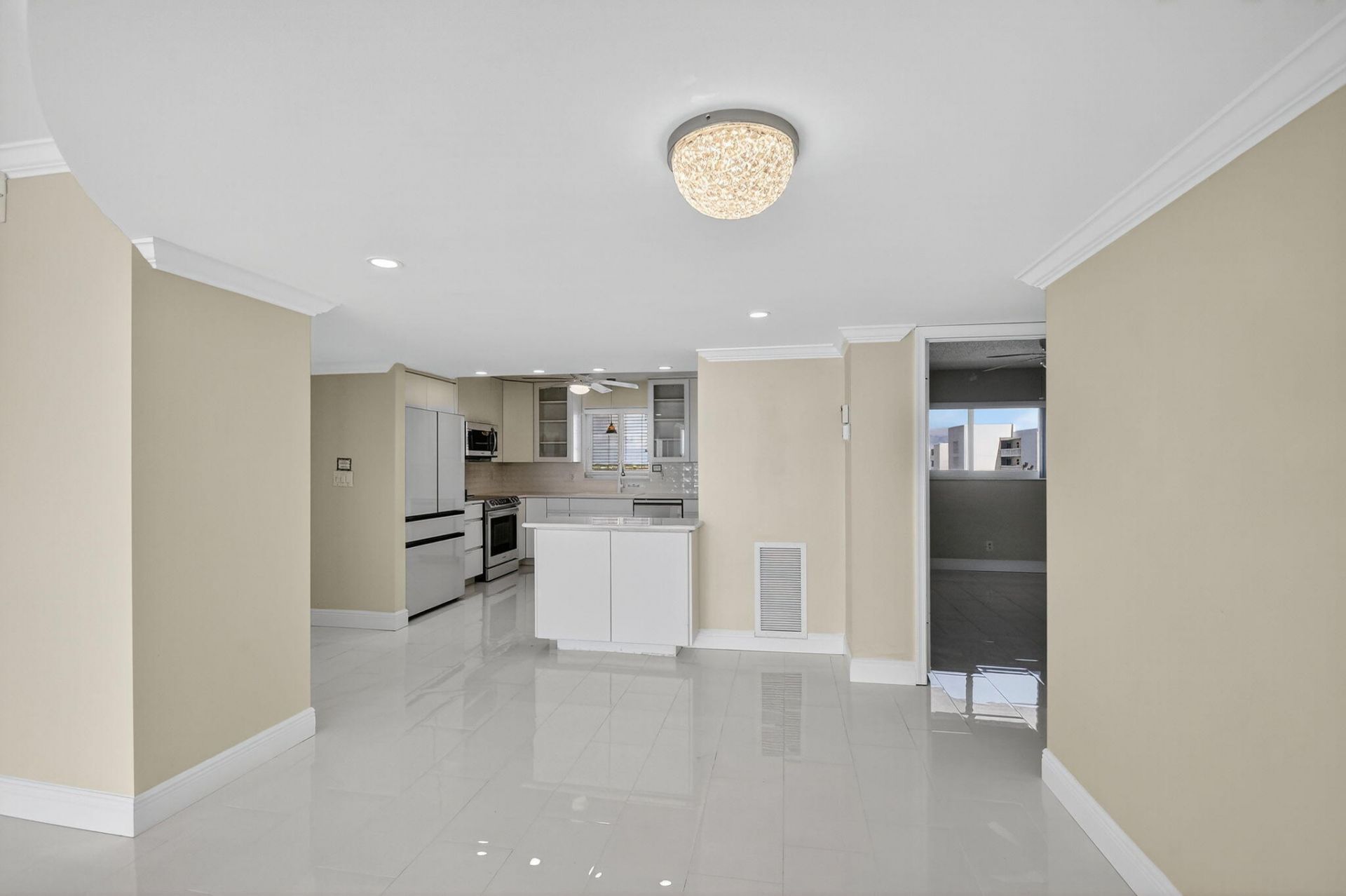 301 Lake Shore Drive, Unit 711, Lake Park, FL 33403 Photo