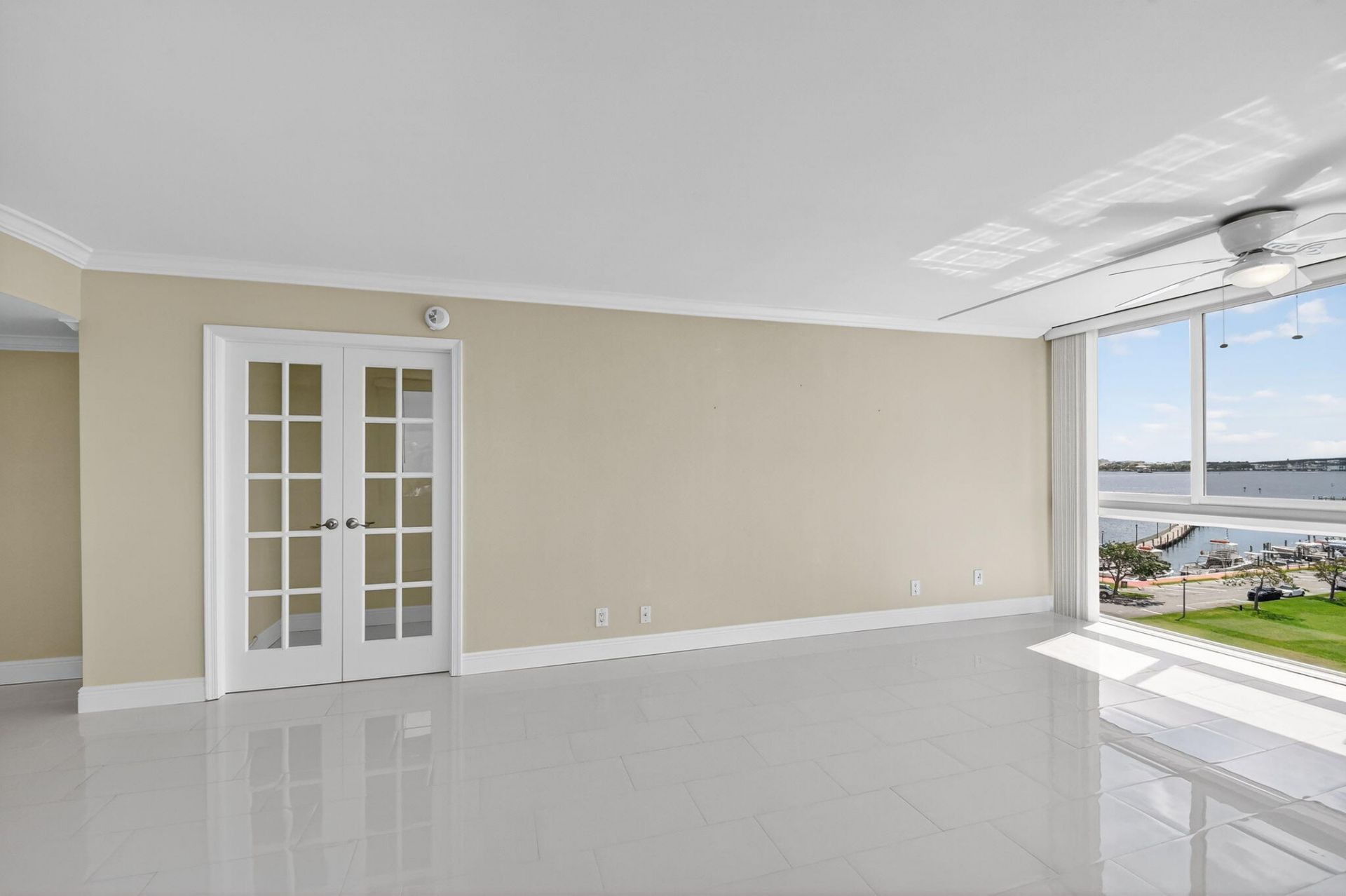301 Lake Shore Drive, Unit 711, Lake Park, FL 33403 Photo