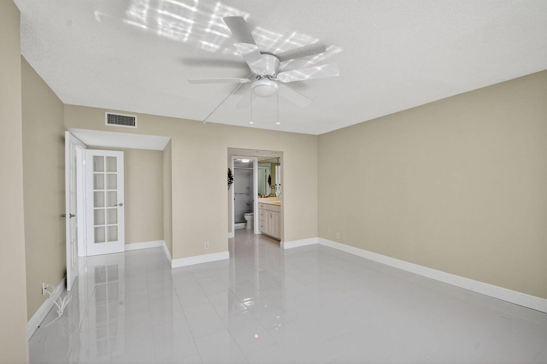 301 Lake Shore Drive, Unit 711, Lake Park, FL 33403 Photo