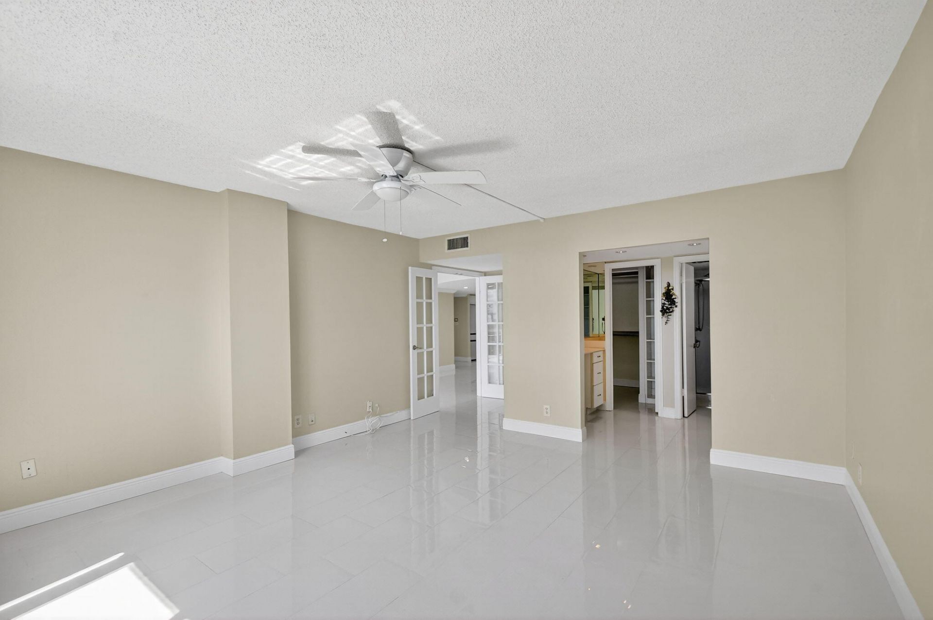 301 Lake Shore Drive, Unit 711, Lake Park, FL 33403 Photo