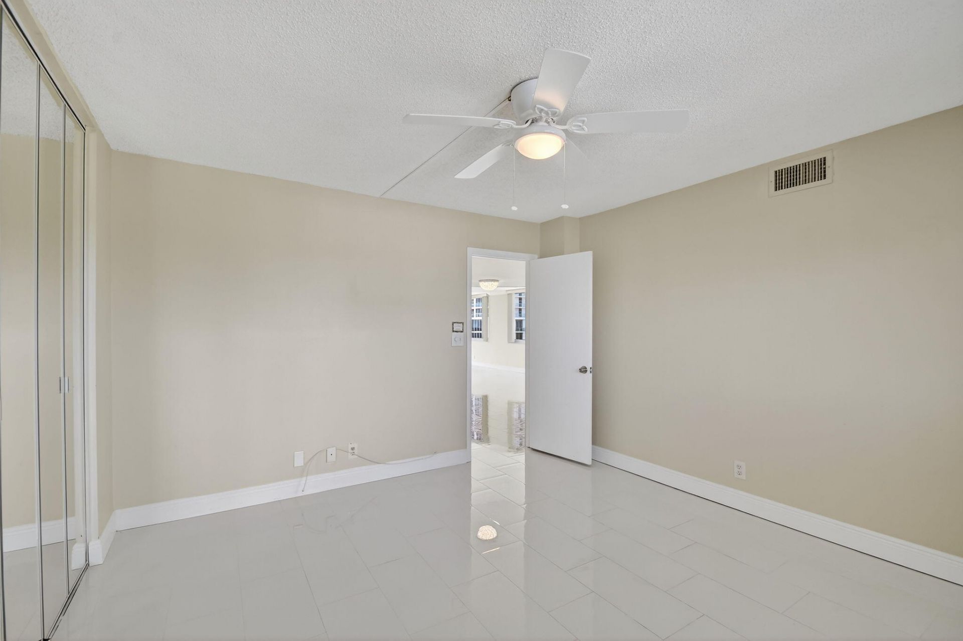 301 Lake Shore Drive, Unit 711, Lake Park, FL 33403 Photo