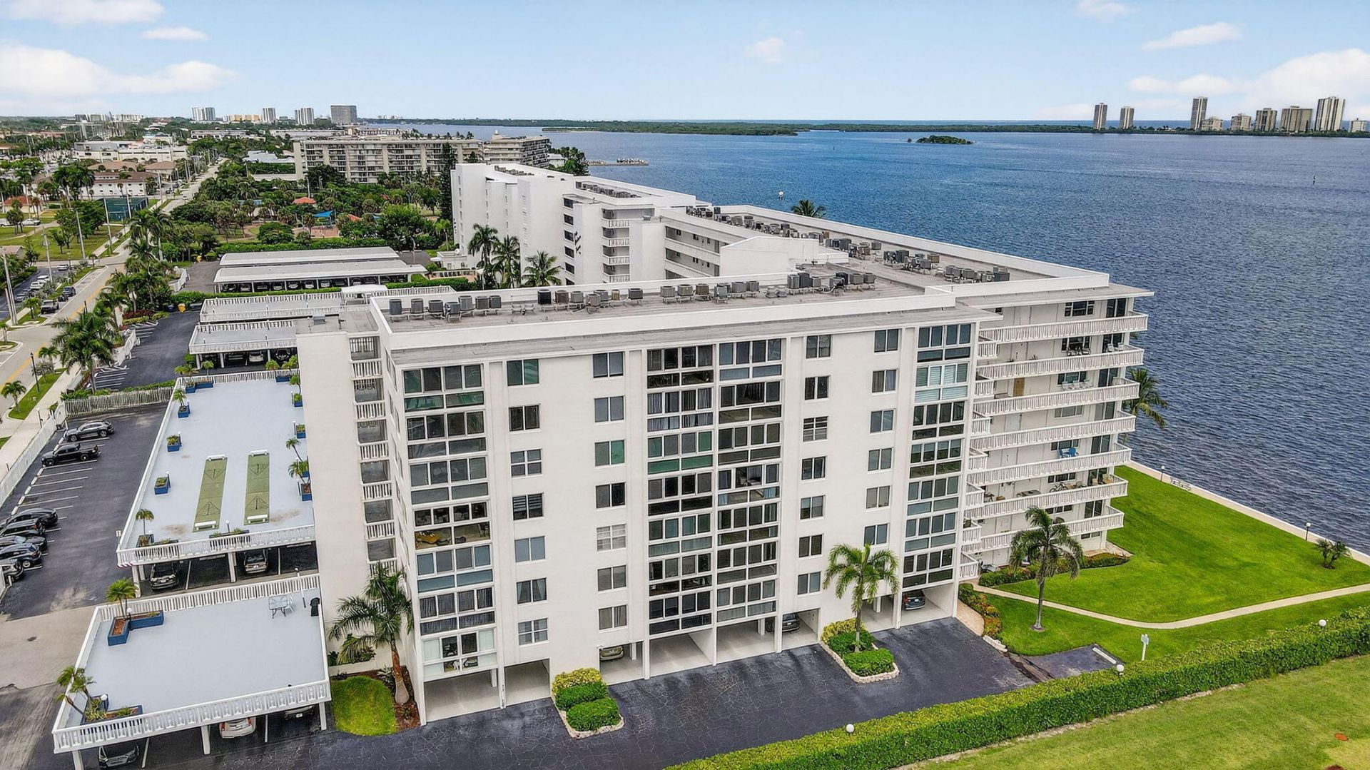 301 Lake Shore Drive, Unit 711, Lake Park, FL 33403 Photo