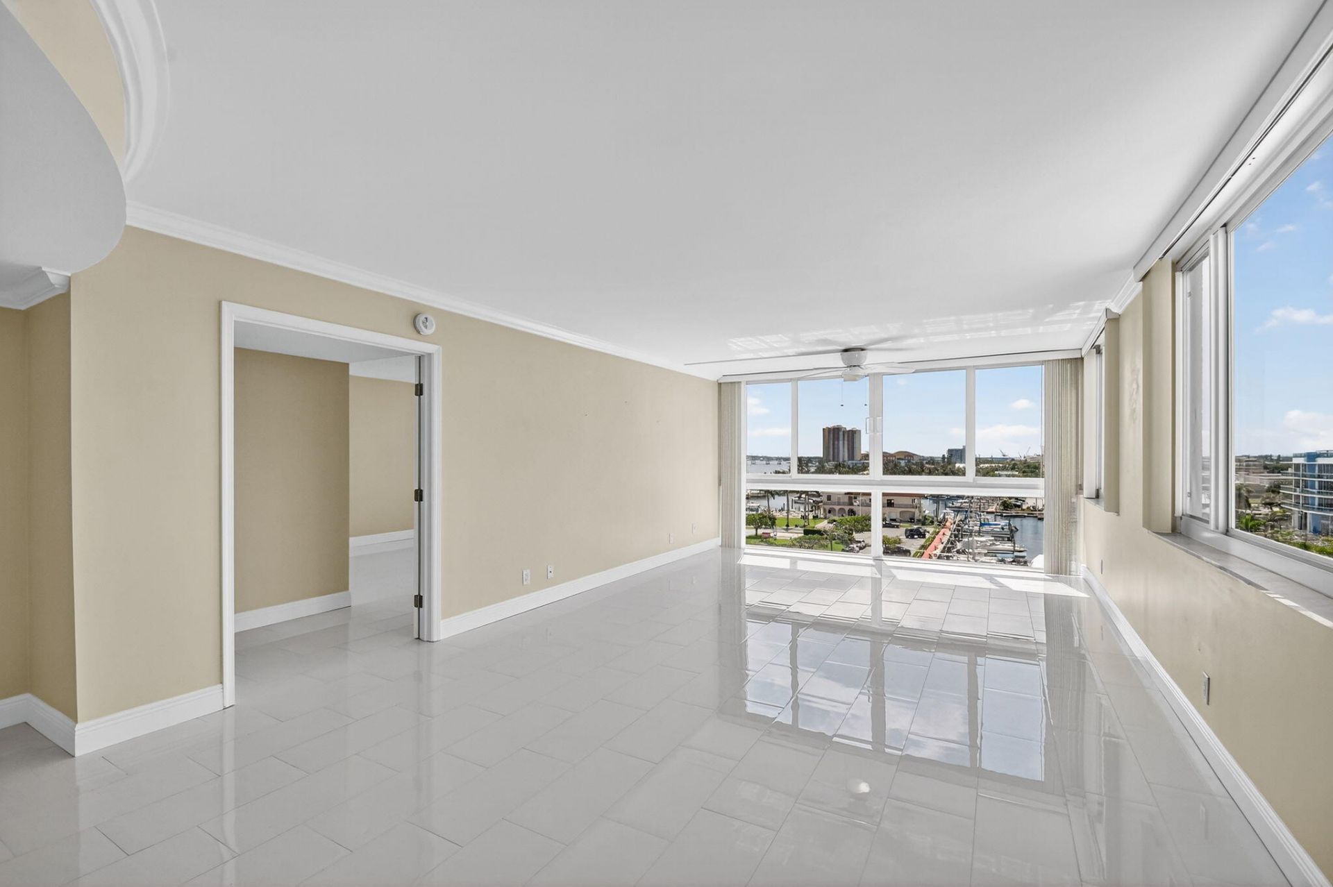 301 Lake Shore Drive, Unit 711, Lake Park, FL 33403 Photo