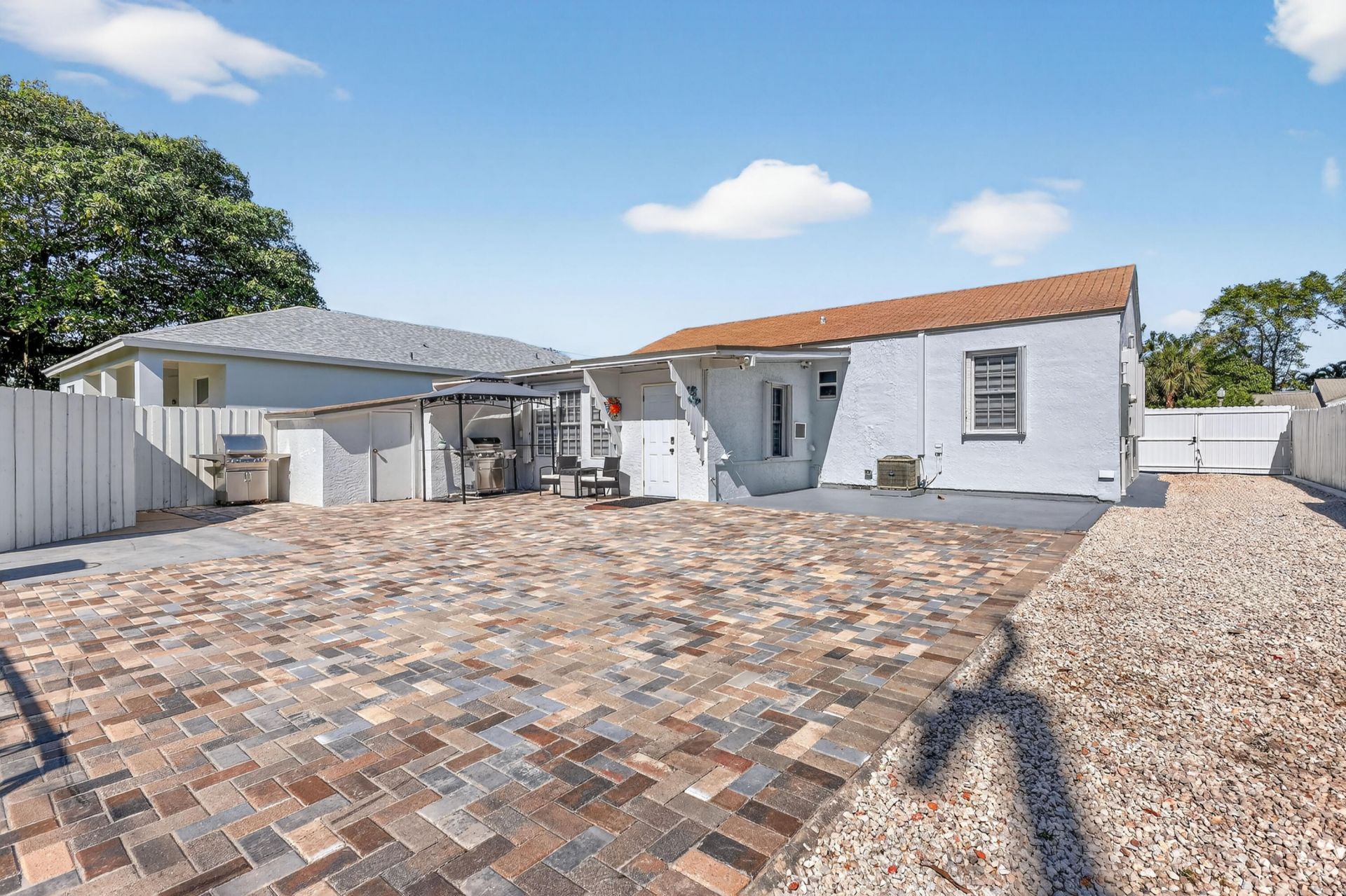 836 Ridgewood Drive, West Palm Beach, FL 33405 Photo