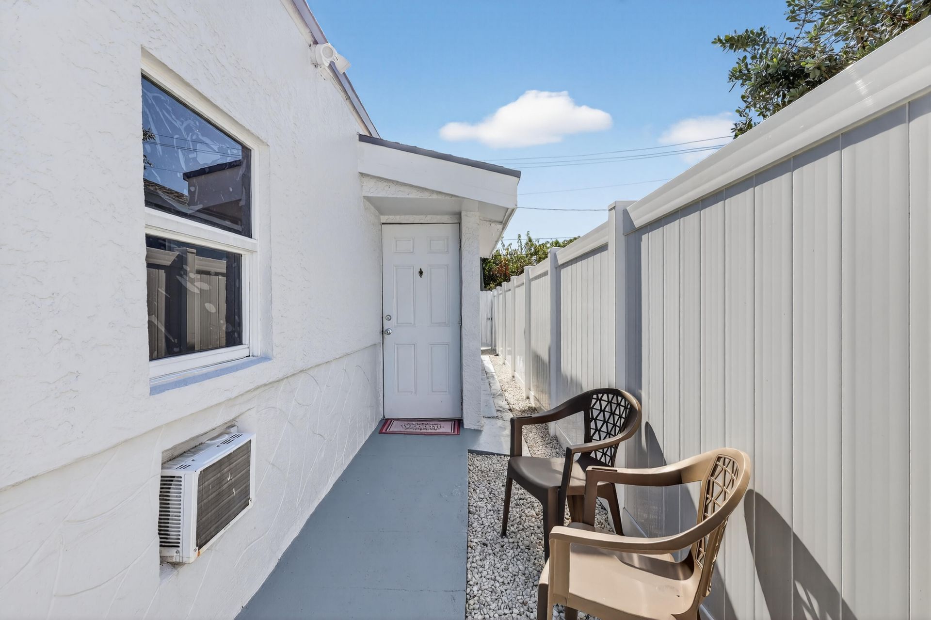 836 Ridgewood Drive, West Palm Beach, FL 33405 Photo