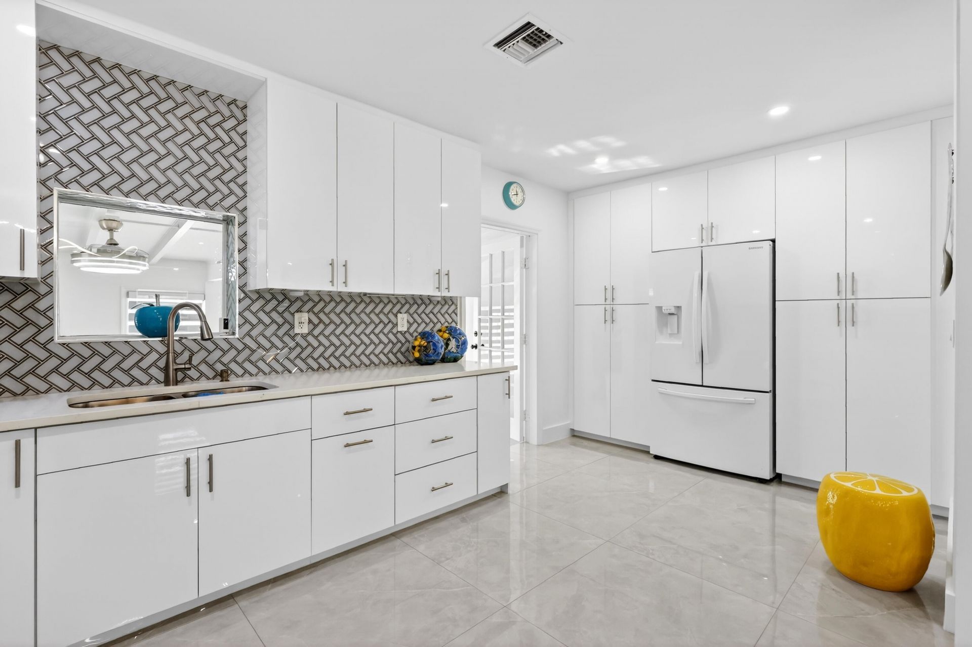 836 Ridgewood Drive, West Palm Beach, FL 33405 Photo