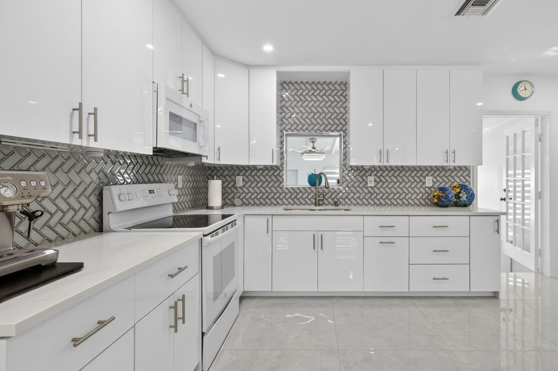 836 Ridgewood Drive, West Palm Beach, FL 33405 Photo