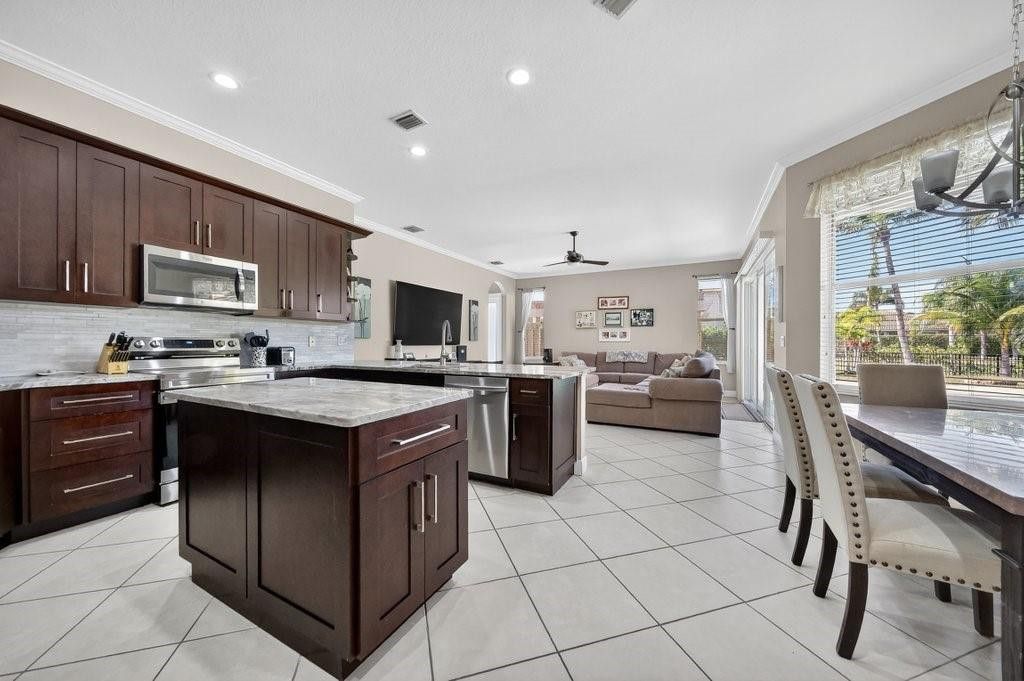 2202 SW Golden Bear Way, Palm City, FL 34990 Photo