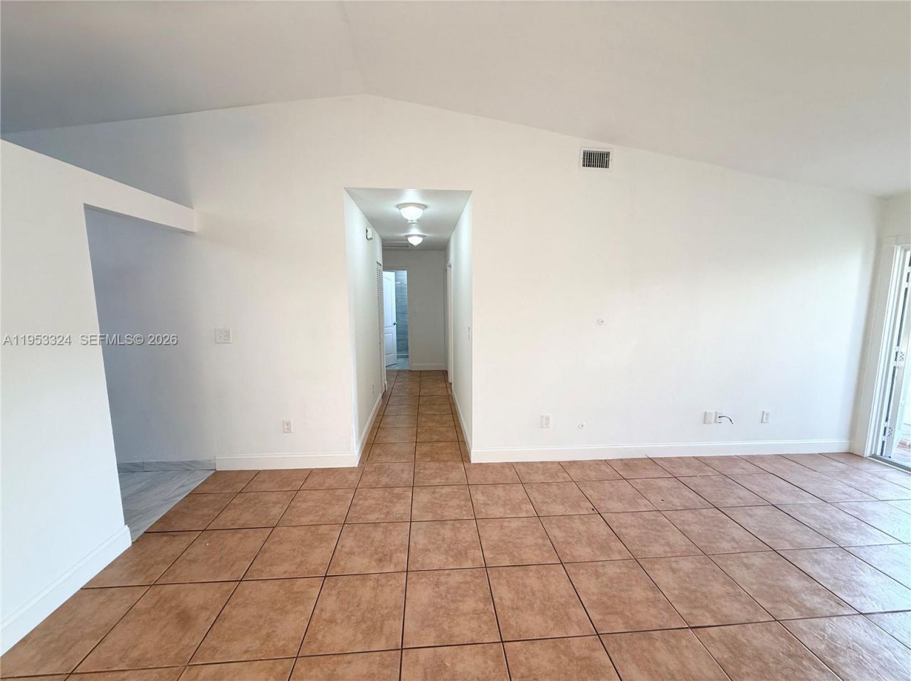 8265 NW 186th St, Unit 906, Hialeah, FL 33015 Photo