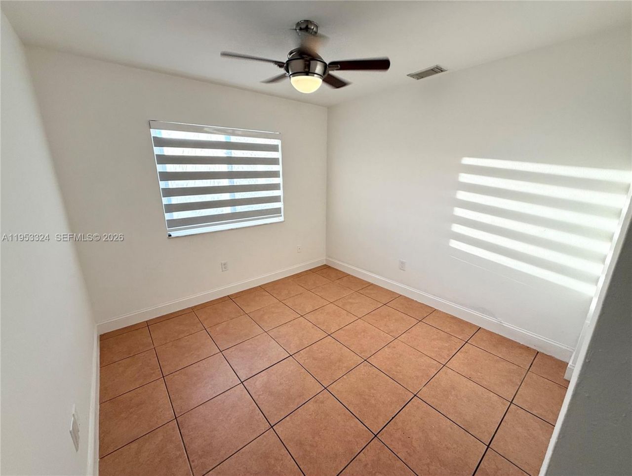 8265 NW 186th St, Unit 906, Hialeah, FL 33015 Photo