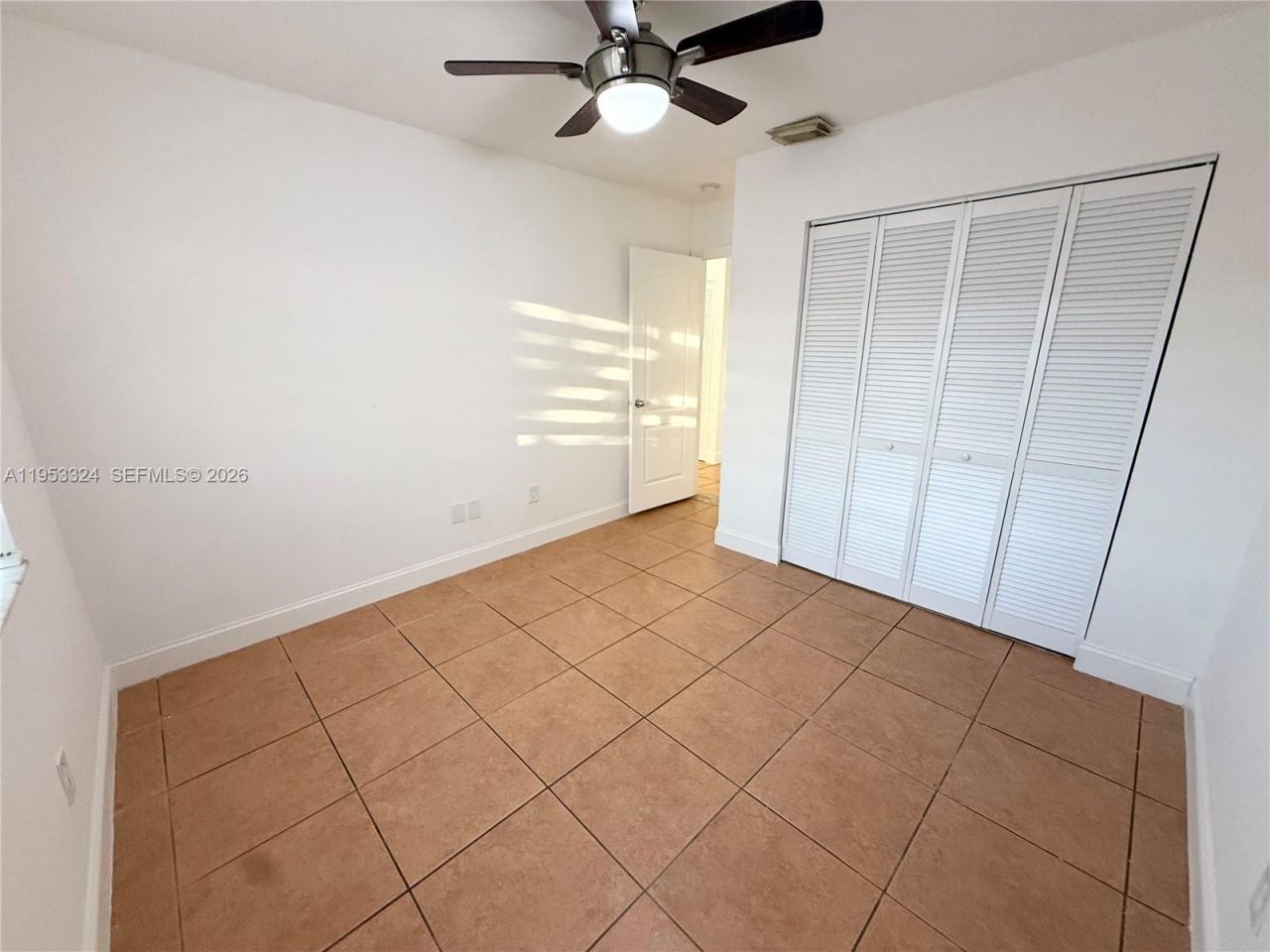 8265 NW 186th St, Unit 906, Hialeah, FL 33015 Photo
