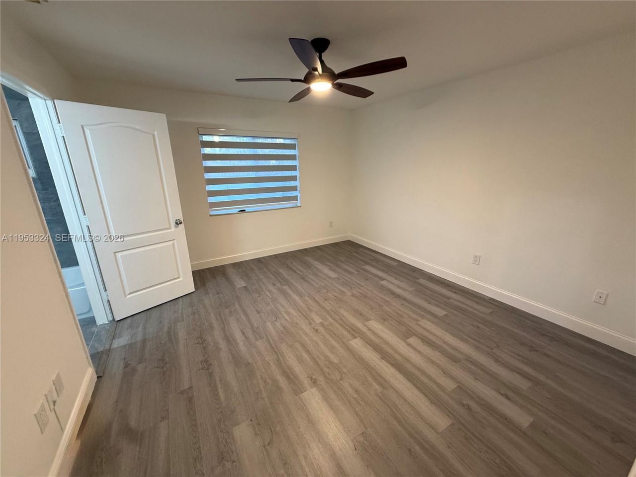 8265 NW 186th St, Unit 906, Hialeah, FL 33015 Photo