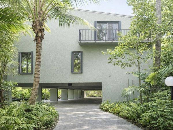 980 NW N River Dr, Unit 39, Miami, FL 33136