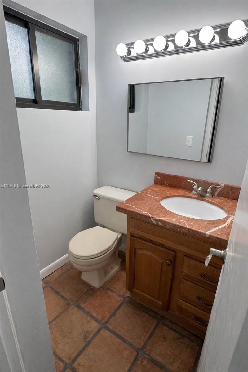 980 NW N River Dr, Unit 39, Miami, FL 33136 Photo