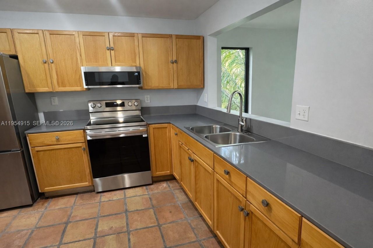 980 NW N River Dr, Unit 39, Miami, FL 33136 Photo